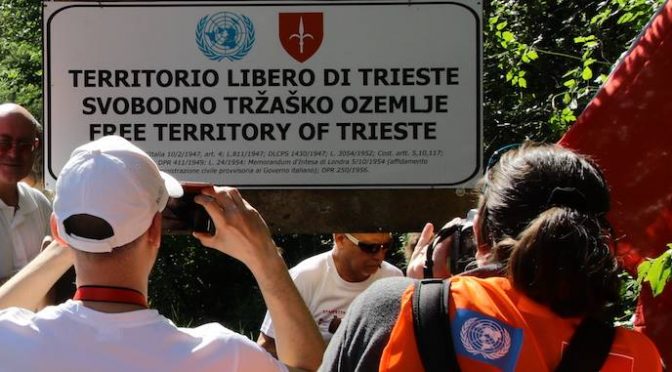 Bewegung Freies Triest veranstaltet Mahnwachen an der Staatstgrenze mit Italien